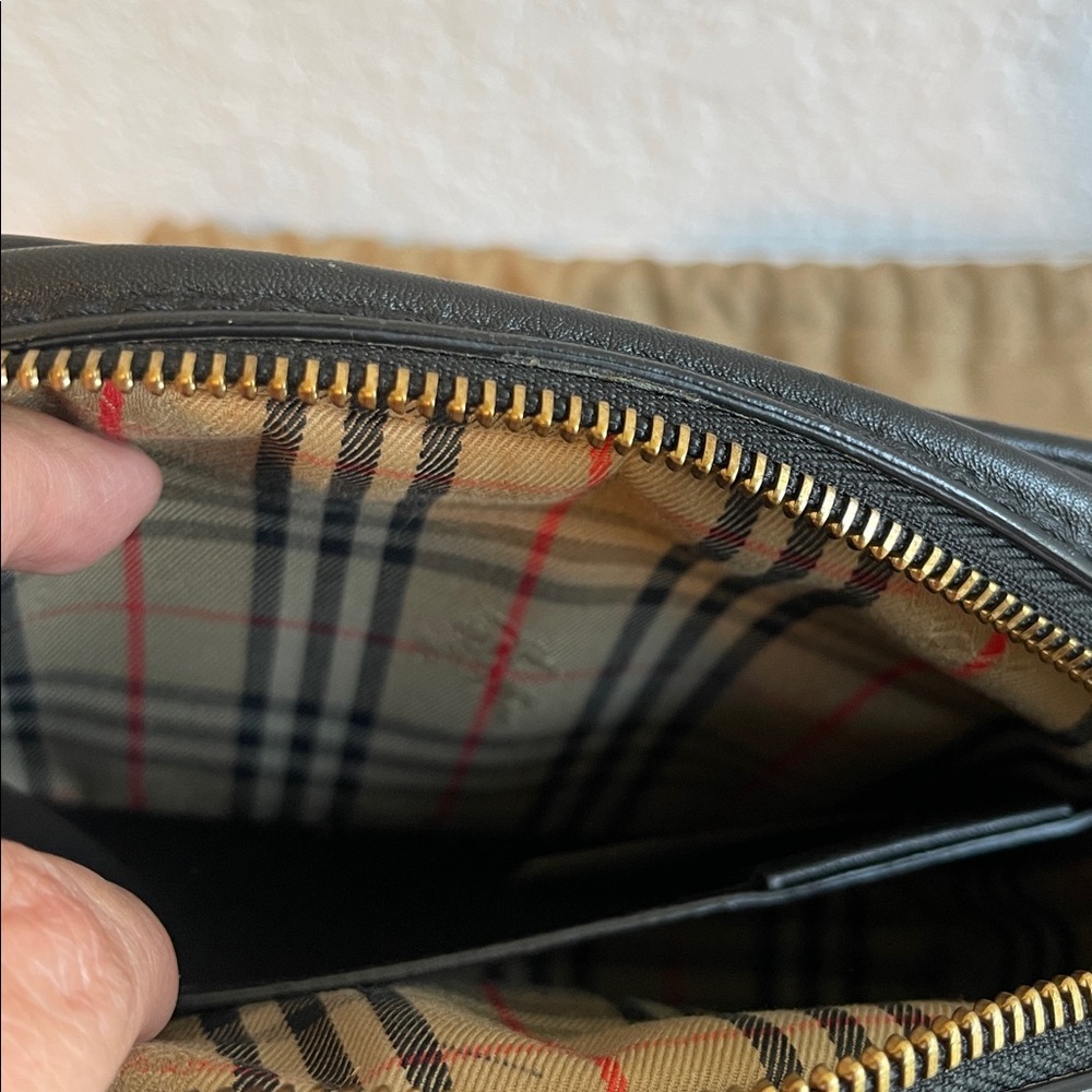 Authentic Burberry Chain Link Camera Crossbody - Picture 12 of 14